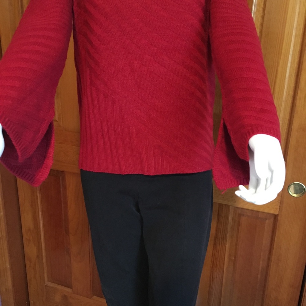 Renuar Red Crew Neck Sweater - Picture 3 of 16
